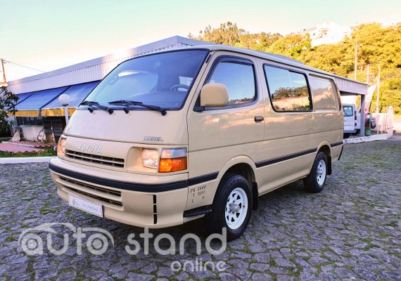 Toyota Hiace Combi 2.4 D LH102L