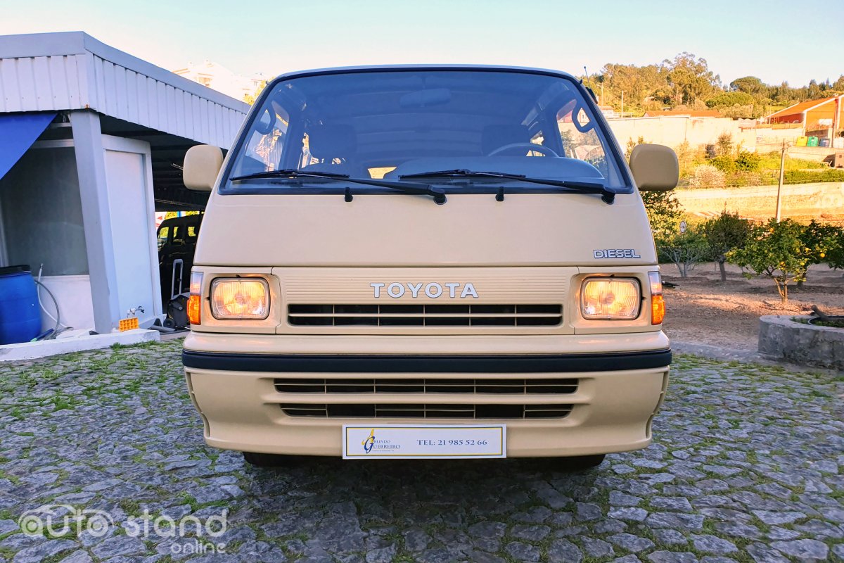 Toyota Hiace Combi 2.4 D LH102L