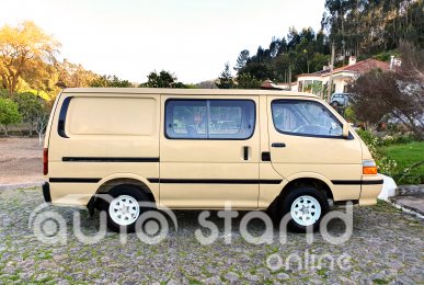 Toyota Hiace Combi 2.4 D LH102L