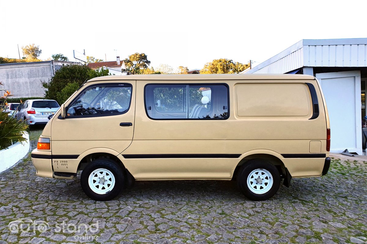 Toyota Hiace Combi 2.4 D LH102L