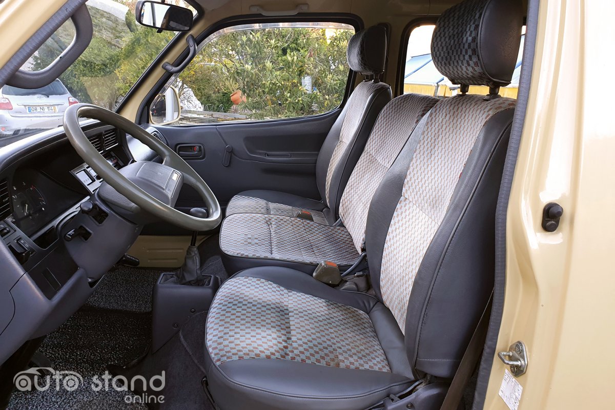 Toyota Hiace Combi 2.4 D LH102L