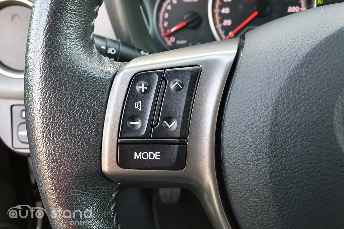 Toyota Yaris 1.0 VVT-i Comfort Pack Style Pack Techno Navi