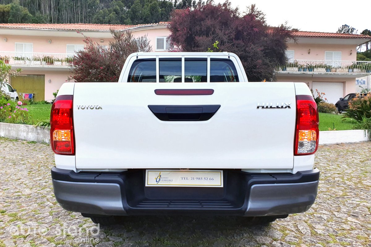 Toyota Hilux 2.4 D-4D 4WD CD CM