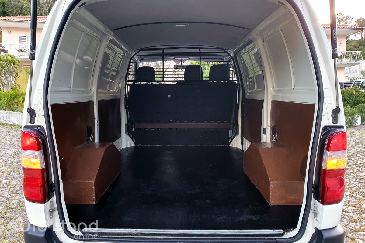 Toyota Hiace 2.5 D-4D Curto 2.8T